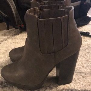 Candies Gray booties